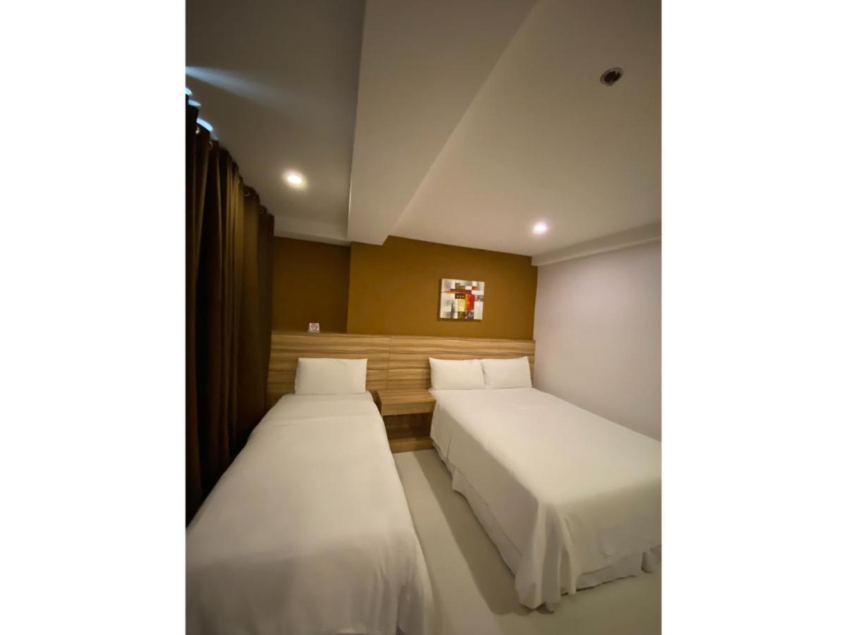 Capital O 820 Guijo Suites Makati Manila Kültér fotó