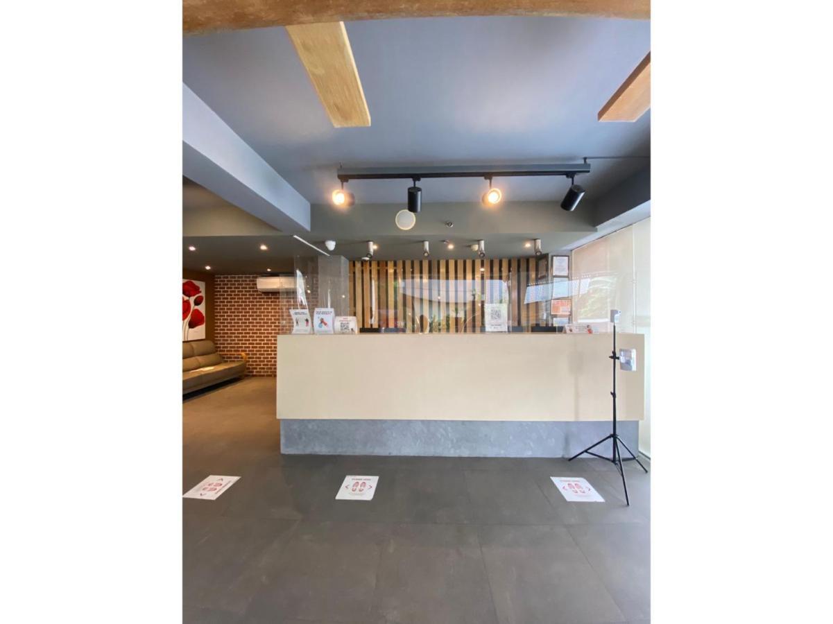 Capital O 820 Guijo Suites Makati Manila Kültér fotó